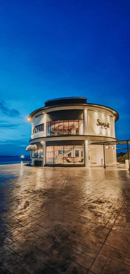 BW Suite Belitung Tanjung Pandan Ngoại thất bức ảnh